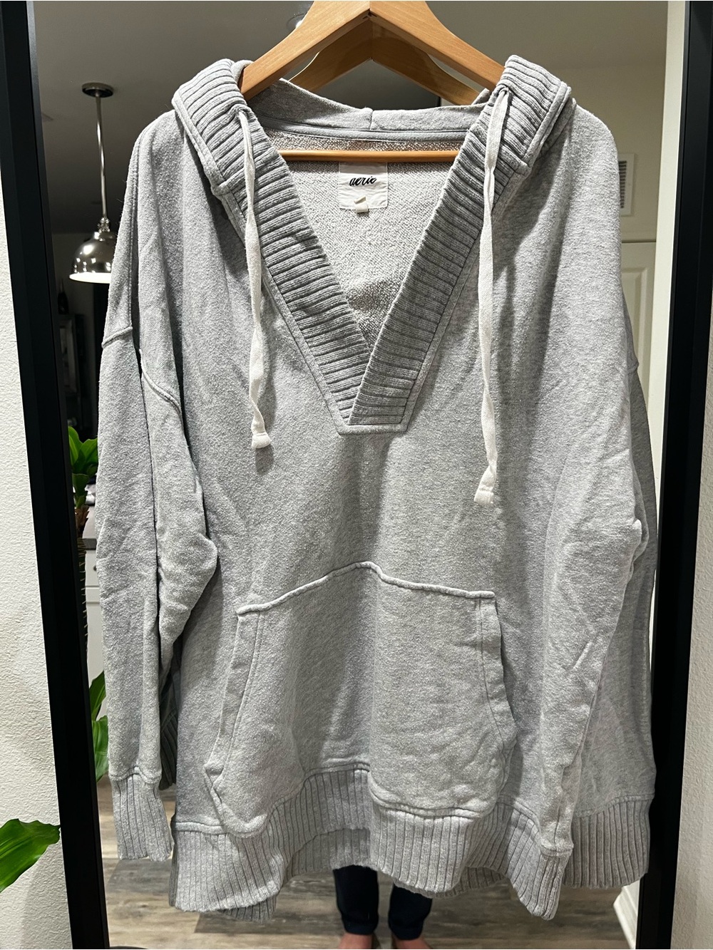 Women’s American Eagle Light Gray Hooded V-Neck Pullover Sweater - Picture 10 of 10